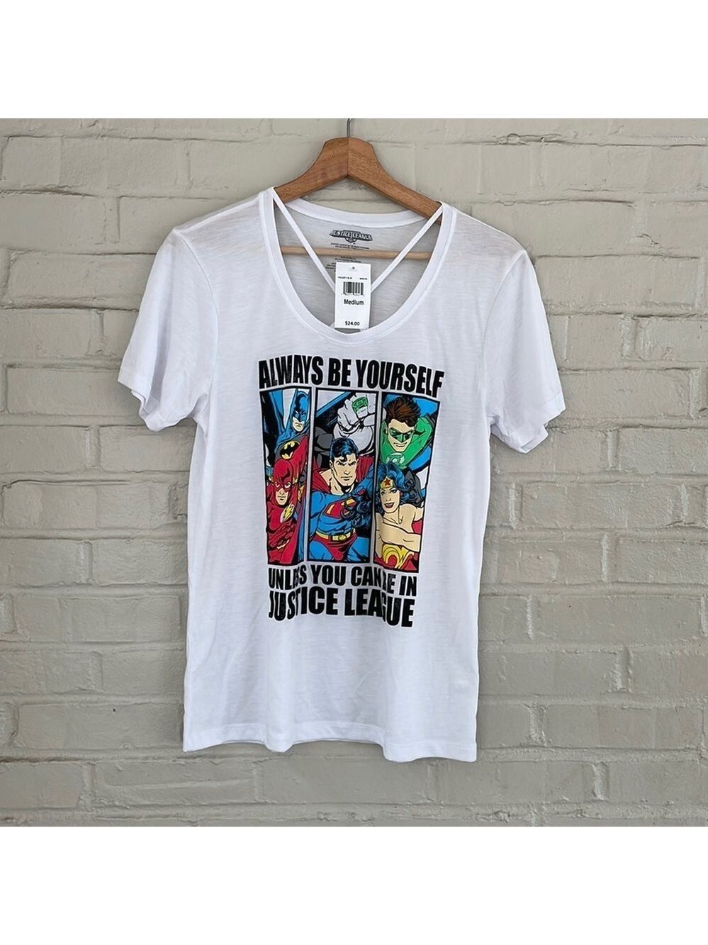 Justice League Women’s White T-shirt Sz M Nwt